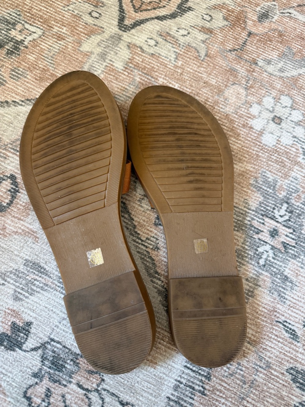 VICI Cognac Brown Suede Crossover Slide Sandals Sz 7.5 - Picture 4 of 4